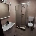 Zoeldhaz Panzio 기에네스디아스