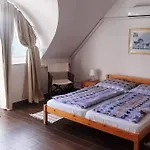B&B Zoeldhaz Panzio 기에네스디아스
