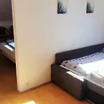 Zoeldhaz Panzio B&B 기에네스디아스