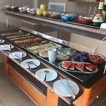 Zoeldhaz Panzio B&B 기에네스디아스