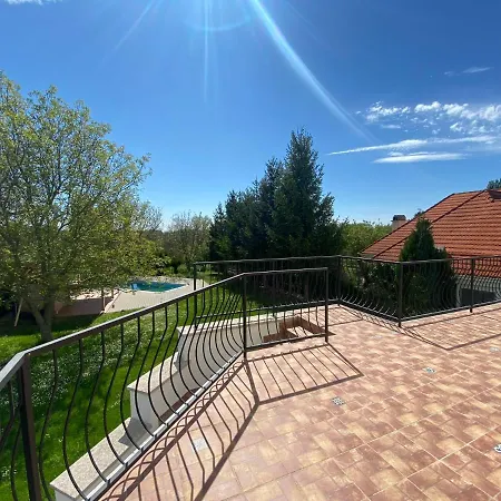 Zoeldhaz Panzio Gyenesdiás