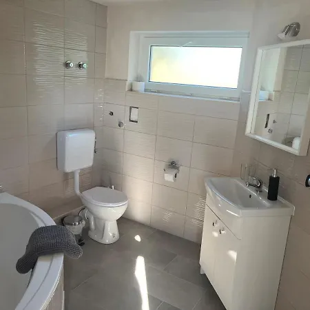 Zoeldhaz Panzio 4* Gyenesdiás