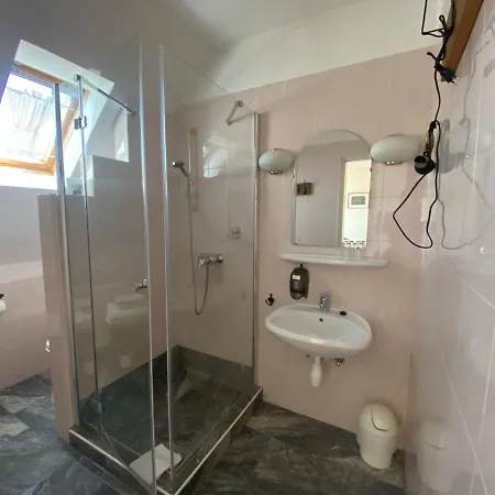 Zoeldhaz Panzio לינה וארוחת בוקר 4*