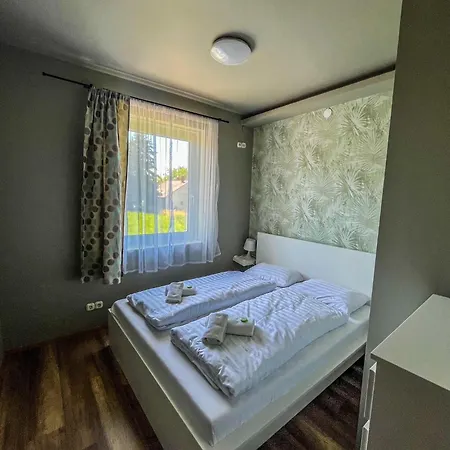 Zoeldhaz Panzio Bed & Breakfast Gyenesdias
