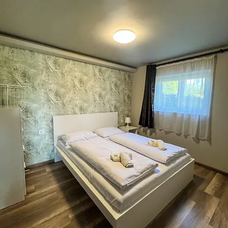 Zoeldhaz Panzio Bed & Breakfast Gyenesdias