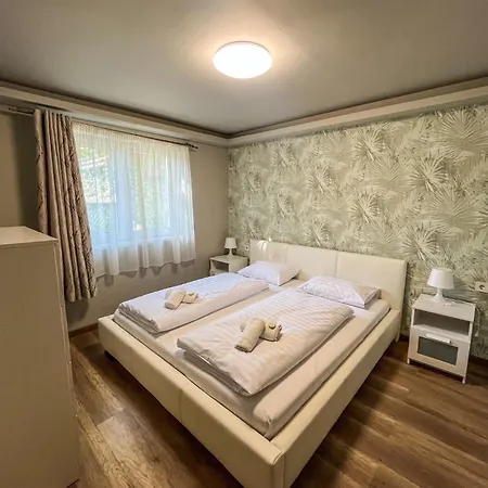 Zöldház Panzió Panzió 4*