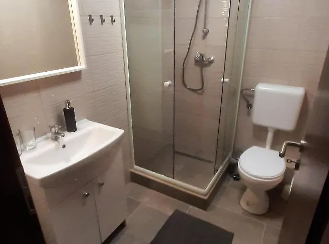 Alojamento de Acomodação e Pequeno-almoço Zöldház Panzió Gyenesdiás