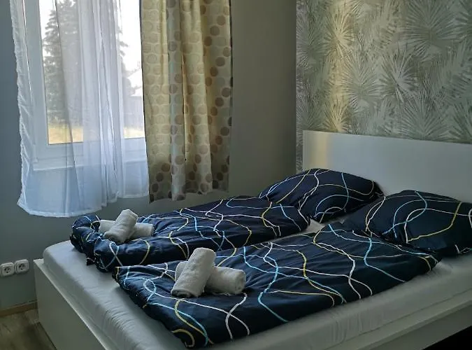 Zöldház Panzió Alojamento de Acomodação e Pequeno-almoço