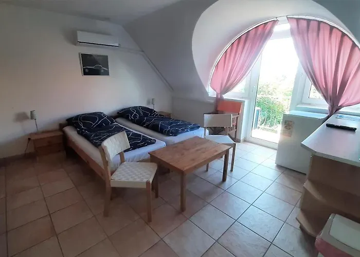 Zöldház Panzió Alojamento de Acomodação e Pequeno-almoço