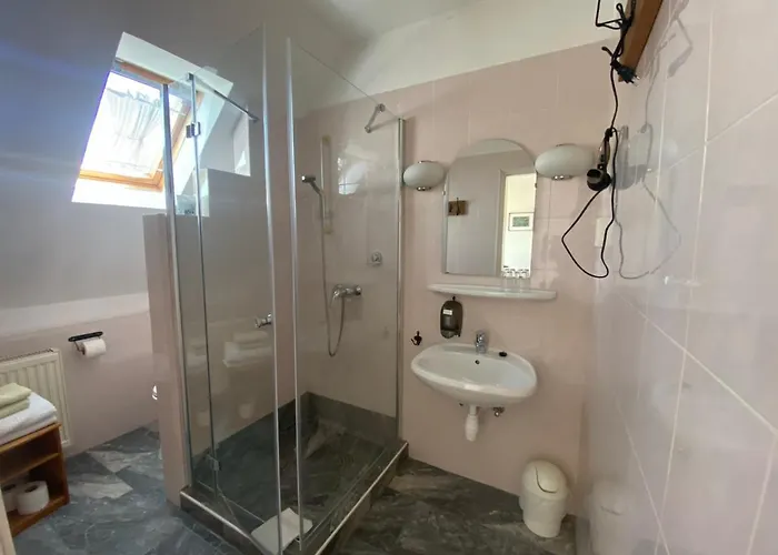 Zöldház Panzió Alojamento de Acomodação e Pequeno-almoço 4*